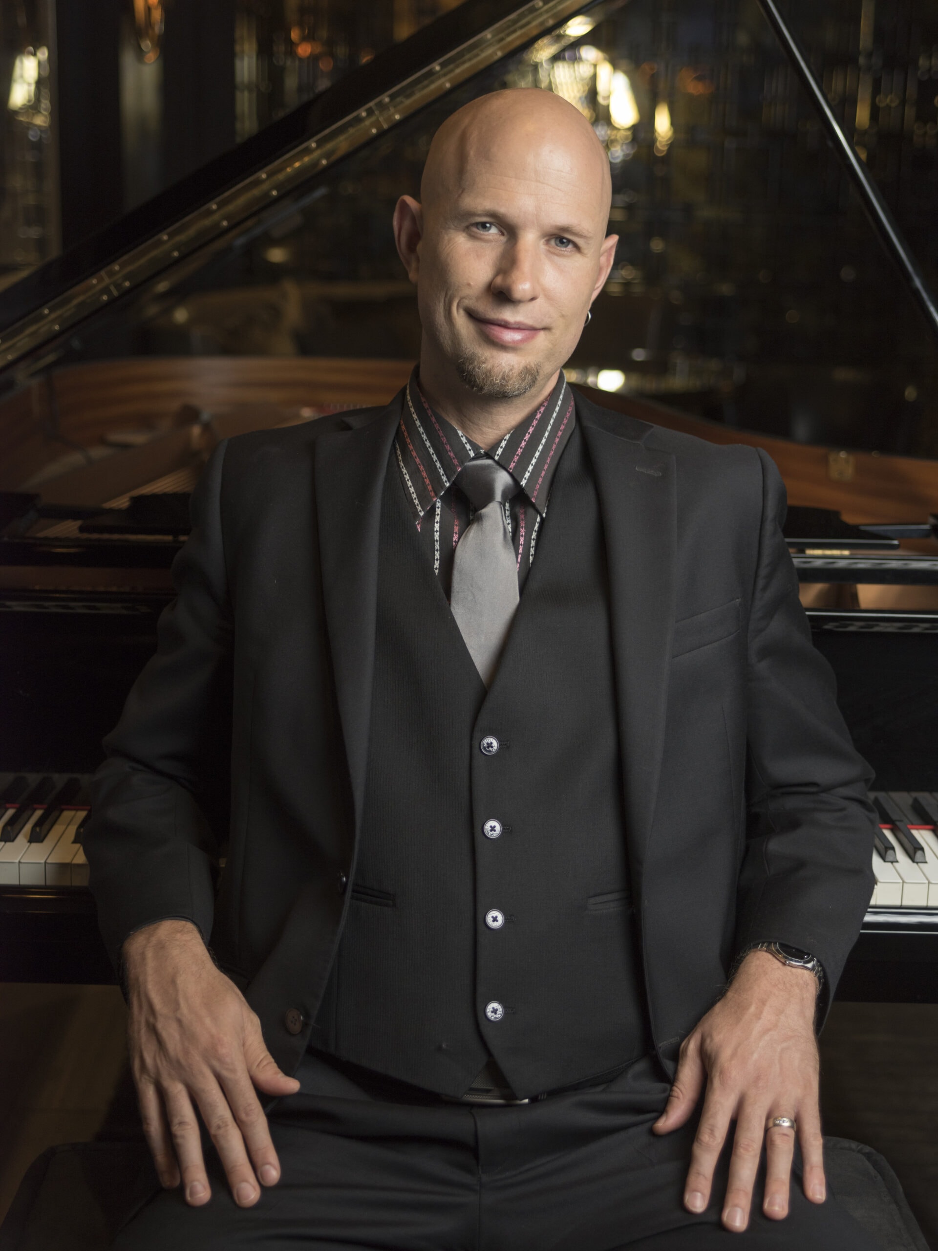 Hotel Bel-Air pianist